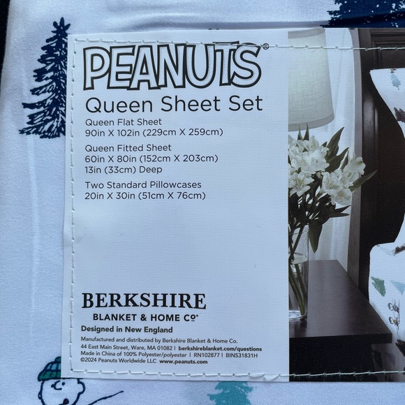 Peanuts Snoopy Skiing Christmas Winter Queen Sheet Set - Picture 4 of 4